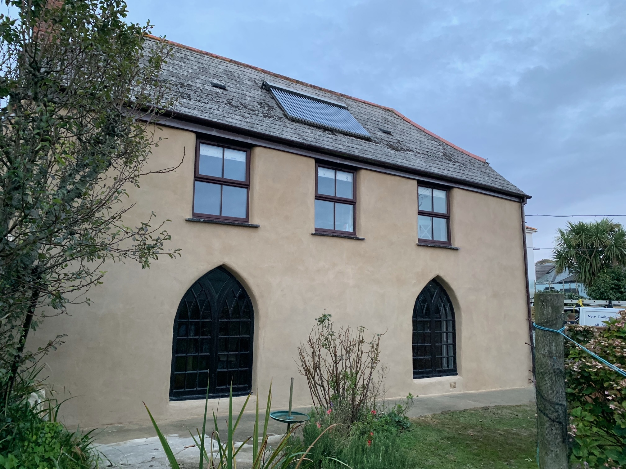 External Lime plastering to coach House – Porthleven 2021